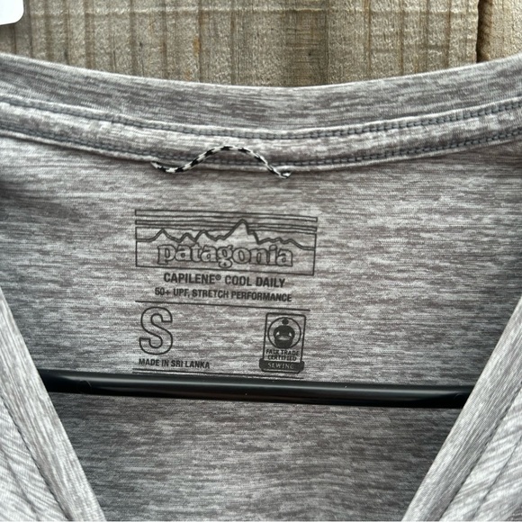 Patagonia Gray Short Sleeve Graphic Tee Size Small - Picture 3 of 4